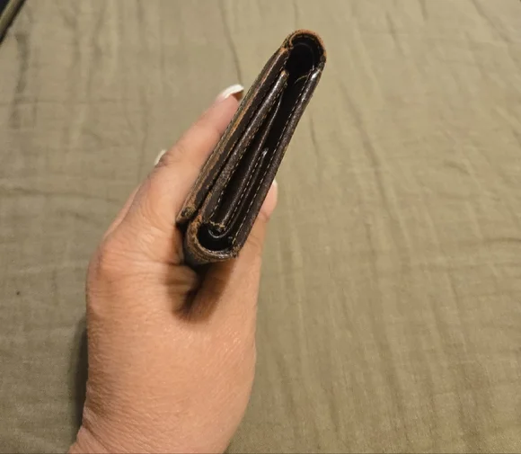 Fendi Brown Key & Card Holder with Vintage Patina - Picture 5 of 8